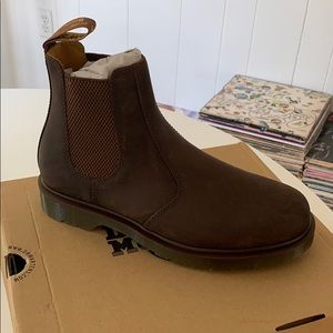 dr marten Crazy Horse Chelsea boots